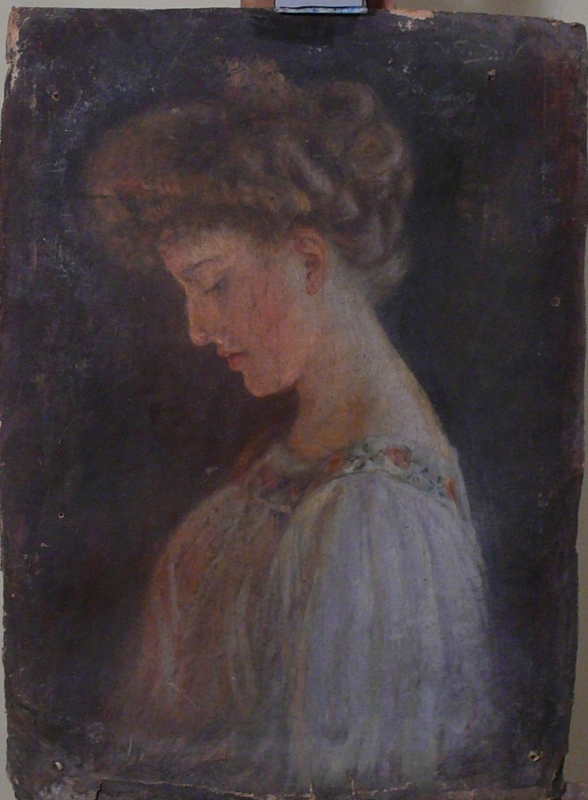 14/57  Portrait of a lady in profile facing left